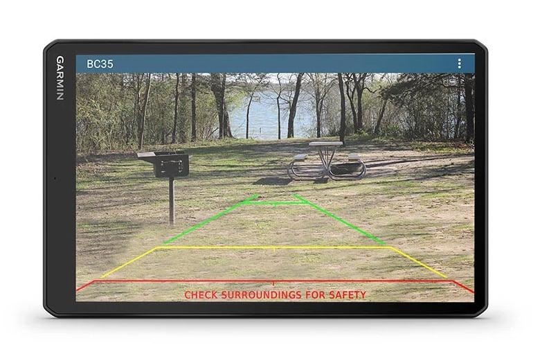 Achteruitrijcamera voorbeeld op scherm van camper 1090 navigatie garmin