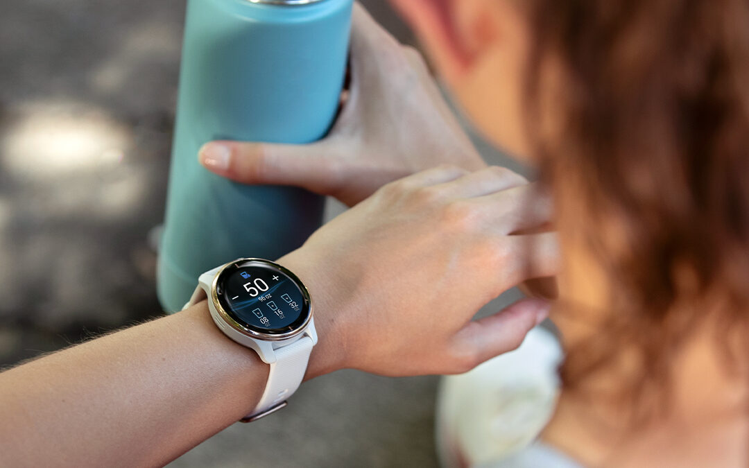 Water inname bijhouden met een Garmin smartwatch tijdens fitness.